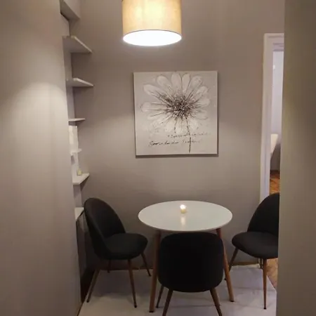 Maximus Apartment